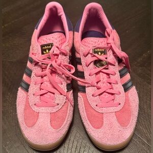 Adidas Gazelle Women's Pink and black Sneakers